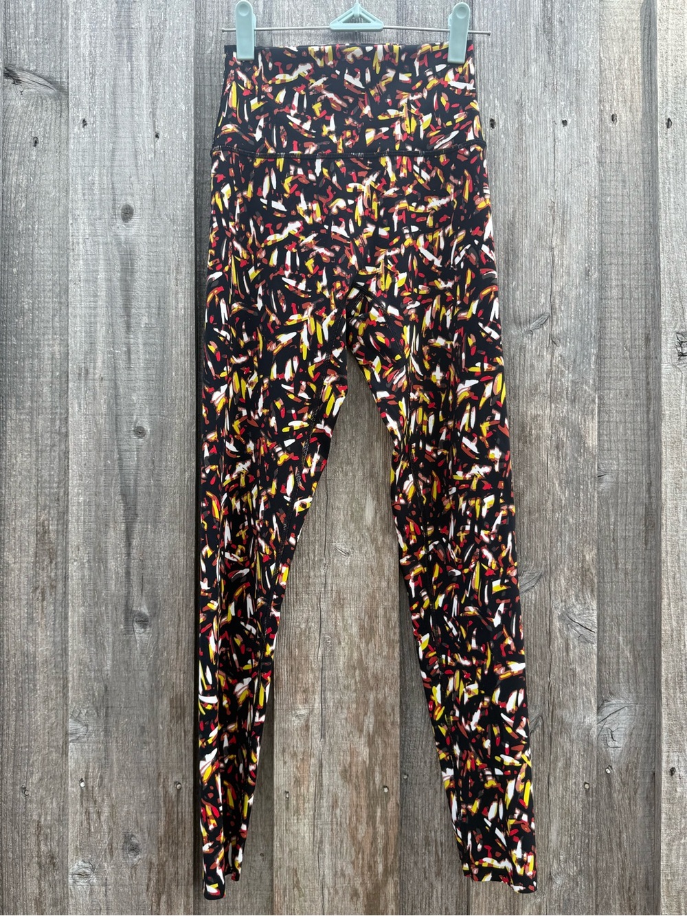 OFFLINE by Aerie Goals 7/8 Hi Rise Leggings Abstract Print Size Small NWOT